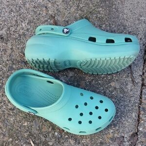 CROCS Platform Clog in Mint Teal